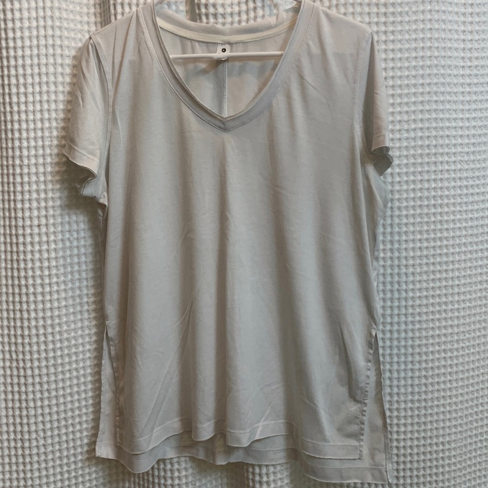 90 Degree by Reflex Women’s Vented Hem V-Neck T-Shirt